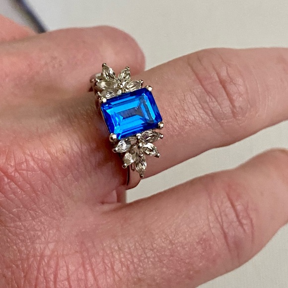 Blue Topaz Sterling Silver Ring Size 8 - Picture 7 of 11